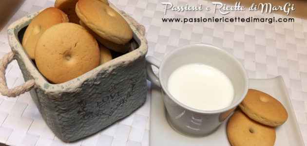 Biscotti con panna