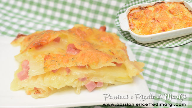 Parmigiana di patate con ingredienti a crudo